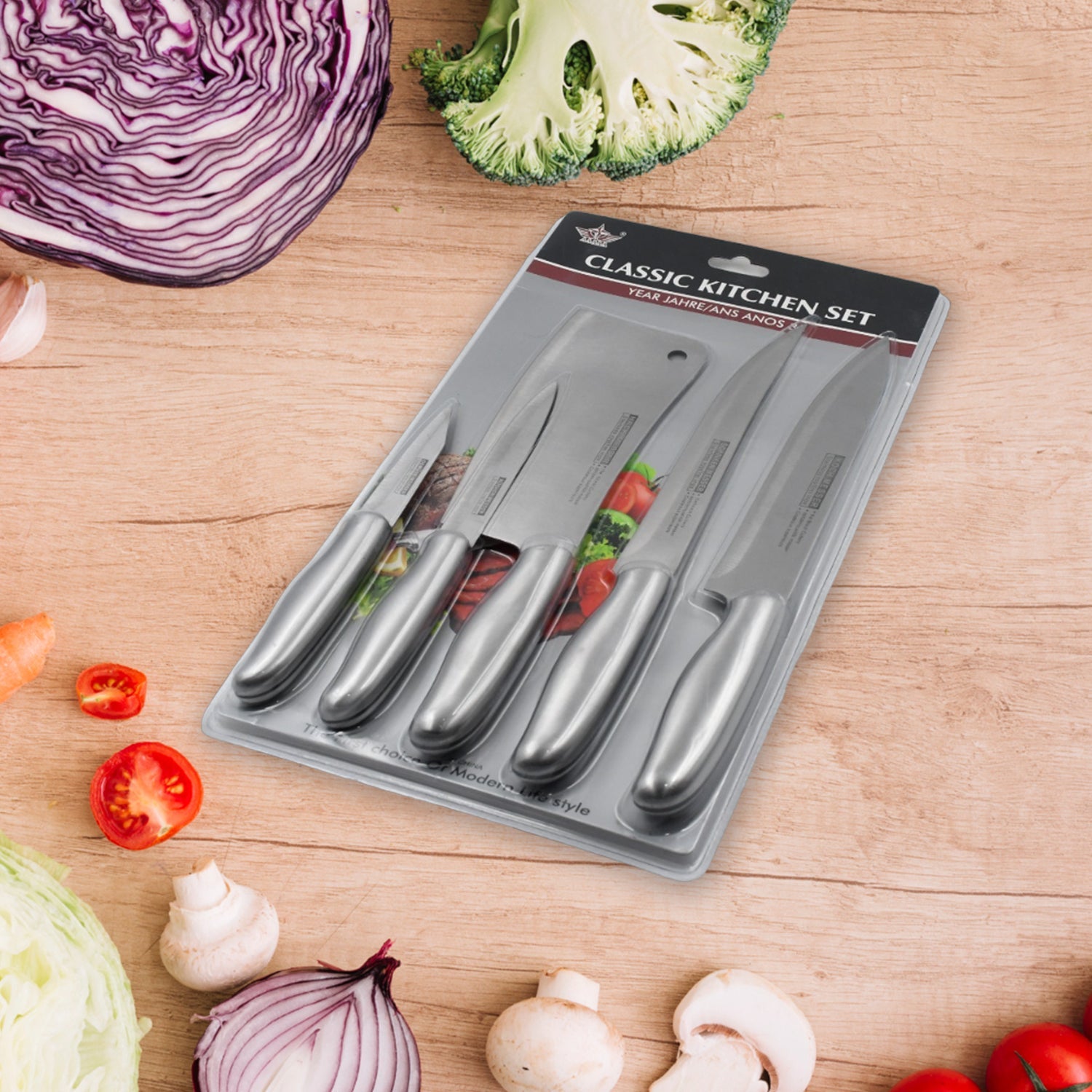 Professional kitchen knife set with 5 sharp and durable knives. Professional kitchen knife set with 5 sharp and durable knives.